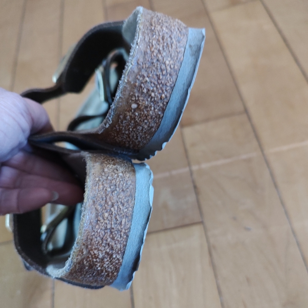 Birkenstock Arizona Silver Leather With Gold Buckle And Grey Sole - Picture 6 of 11